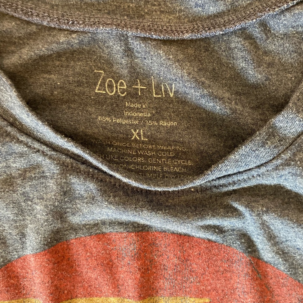 Cute western graphic tee.